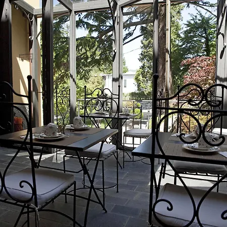 Nocleg ze śniadaniem Relais Augusta *
